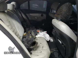 2018 Mercedes-Benz C 300 z VIN 55SWF4JB8JU237417, wystawiony jako Copart lot #57547745 z przebiegiem Nie podano mil oraz Szkoda całkowita • Salvage title. Historia ofert i sprzedaży dostępna na DreamBid. Obrazek 10.