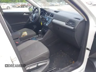2018 Volkswagen Tiguan S с VIN 3VV1B7AX6JM052719, выставлен на аукционе IAAI как лот 42376937 с пробегом 91 429 миль миль и . История ставок и продаж доступна на DreamBid. Изображение 5.