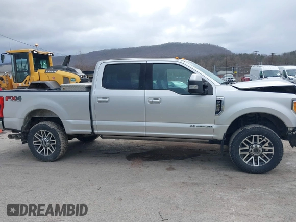 2018 Ford Super Duty F-250 SRW XL with VIN 1FT7W2BT1JEC54725, listed as a IAAI auction lot 41686825 with 50,756 mi miles. Bid and sale history available at carsss.com. Image 14.