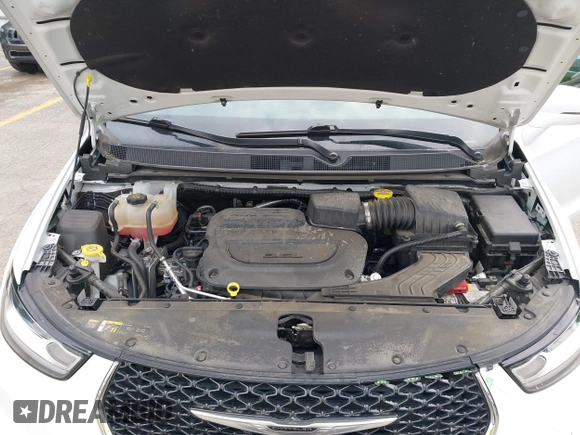 2022 Chrysler Pacifica Touring L with VIN 2C4RC1BG3NR149675, listed as a IAAI auction lot 42470593 with 59,956 mi miles and . Bid and sale history available at DreamBid. Image 10.