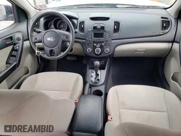 2010 Kia Forte EX z VIN KNAFU4A28A5109118, wystawiony jako Copart lot #56460755 z przebiegiem 143 845 mil mil oraz Szkoda całkowita • Salvage title. Historia ofert i sprzedaży dostępna na DreamBid. Obrazek 8.