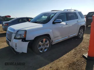 2013 GMC Terrain Denali z VIN 2GKFLZE36D6360612, wystawiony jako Copart lot #53098945 z przebiegiem 103 349 mil mil oraz Szkoda całkowita • Salvage title. Historia ofert i sprzedaży dostępna na DreamBid. Obrazek 1.