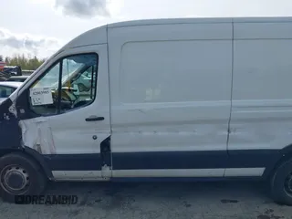 2019 Ford Transit z VIN 1FTBW2CM0KKB30319, wystawiony jako IAAI lot #42003985 z przebiegiem 396 456 mil mil oraz . Historia ofert i sprzedaży dostępna na DreamBid. Obrazek 14.