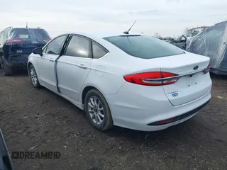 2017 Ford Fusion S with VIN 3FA6P0G71HR260823, listed as a IAAI auction lot 41690056 with 177,525 mi miles. Bid and sale history available at carsss.com. Image 3.