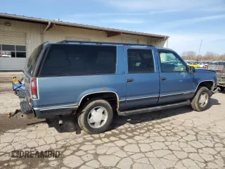 1997 GMC Suburban with VIN 1GKFK16R7VJ707618, listed as a Copart auction lot 49882035 with 317,771 mi miles and Salvage Title. Bid and sale history available at carsss.com. Image 3.