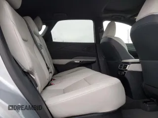 2023 Lexus RX 350 z VIN 2T2BAMBA6PC021384, wystawiony jako Copart lot #59927765 z przebiegiem 16 867 mil mil oraz Szkoda całkowita • Salvage title. Historia ofert i sprzedaży dostępna na DreamBid. Obrazek 11.