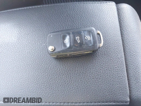 2015 Volkswagen Jetta SE с VIN 3VWD17AJ4FM323906, выставлен на аукционе IAAI как лот 42543996 с пробегом 88 382 миль миль и . История ставок и продаж доступна на DreamBid. Изображение 11.