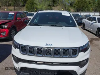 2024 Jeep Compass Latitude with VIN 3C4NJDBN1RT109571, listed as a IAAI auction lot 42014458 with 23,419 mi miles. Bid and sale history available at carsss.com. Image 6.