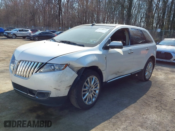 2013 Lincoln MKX with VIN 2LMDJ8JKXDBL07368, listed as a IAAI auction lot 41780543 with 187,890 mi miles. Bid and sale history available at carsss.com. Image 2.