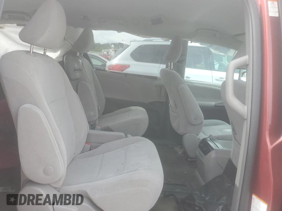 2018 Toyota Sienna LE Auto Access Seat with VIN 5TDKZ3DC8JS939030, listed as a Copart auction lot 60990575 with 78,809 mi miles and Salvage title. Bid and sale history available at DreamBid. Image 11.