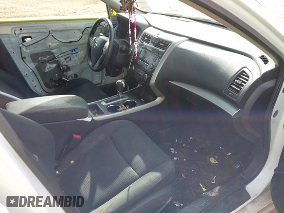 2015 Nissan Altima SV with VIN 1N4AL3AP1FC164170, listed as a IAAI auction lot 41077697 with 189,143 mi miles and . Bid and sale history available at DreamBid. Image 5.