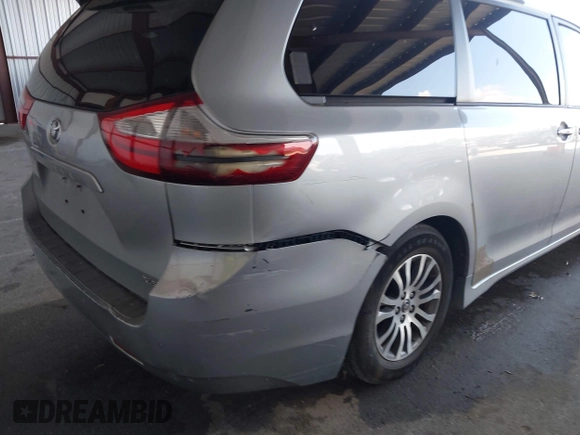 2018 Toyota Sienna XLE Auto Access Seat with VIN 5TDYZ3DC4JS904639, listed as a IAAI auction lot 41905251 with 179,989 mi miles. Bid and sale history available at carsss.com. Image 19.