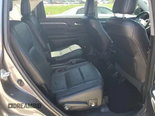 2017 Toyota Highlander Limited z VIN 5TDYZRFH7HS203499, wystawiony jako Copart lot #57998755 z przebiegiem 109 611 mil mil oraz Szkoda całkowita • Salvage title. Historia ofert i sprzedaży dostępna na DreamBid. Obrazek 11.