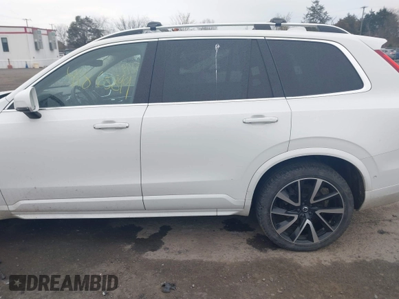 2018 Volvo XC90 Momentum with VIN YV4A22PK4J1321548, listed as a IAAI auction lot 41865899 with 122,568 mi miles. Bid and sale history available at carsss.com. Image 14.