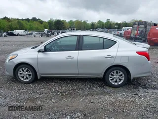 2017 Nissan Versa S Plus z VIN 3N1CN7AP0HL870285, wystawiony jako IAAI lot #41973511 z przebiegiem 141 166 mil mil oraz . Historia ofert i sprzedaży dostępna na DreamBid. Obrazek 14.