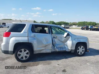 2011 GMC Terrain SLE-1 z VIN 2CTALMEC2B6275986, wystawiony jako IAAI lot #42077770 z przebiegiem 103 390 mil mil oraz . Historia ofert i sprzedaży dostępna na DreamBid. Obrazek 6.
