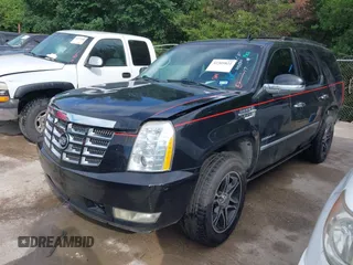 2011 Cadillac Escalade Premium z VIN 1GYS4CEF4BR143330, wystawiony jako IAAI lot #42305822 z przebiegiem 282 752 mil mil oraz . Historia ofert i sprzedaży dostępna na DreamBid. Obrazek 2.