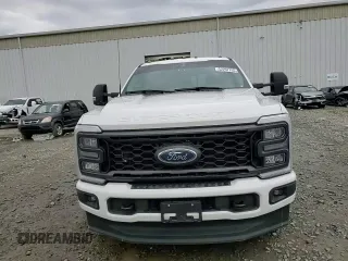 2023 Ford F-350 XL с VIN 1FT8W3BT6PED13884, выставлен на аукционе Copart как лот 52297765 с пробегом 56 112 миль миль и Списание • Salvage title. История ставок и продаж доступна на DreamBid. Изображение 13.