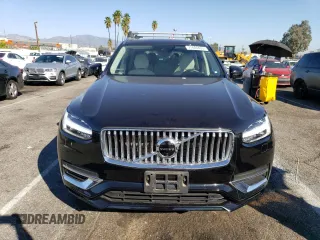 2021 Volvo XC90 Inscription Expression with VIN YV4BR0CL2M1675561, listed as a Copart auction lot 71400423 with 24,550 mi miles. Bid and sale history available at carsss.com. Image 5.
