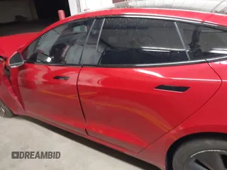 2022 Tesla Model S Plaid z VIN 5YJSA1E61NF471785, wystawiony jako IAAI lot #42208101 z przebiegiem Nie podano mil oraz . Historia ofert i sprzedaży dostępna na DreamBid. Obrazek 14.