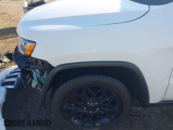 2019 Jeep Grand Cherokee Limited z VIN 1C4RJEBG7KC857963, wystawiony jako IAAI lot #40819853 z przebiegiem 70 165 mil mil oraz . Historia ofert i sprzedaży dostępna na DreamBid. Obrazek 19.