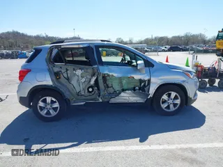 2018 Chevrolet Trax LT with VIN KL7CJLSB4JB734606, listed as a IAAI auction lot 41838892 with 42,122 mi miles. Bid and sale history available at carsss.com. Image 13.