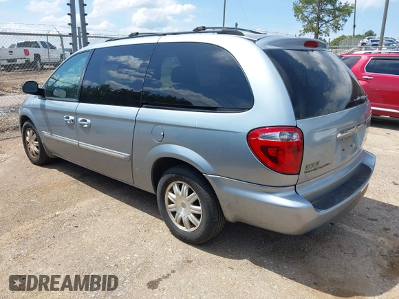 2006 Chrysler Town & Country Touring with VIN 2A4GP54LX6R757587, listed as a IAAI auction lot 42160498 with 215,850 mi miles and . Bid and sale history available at DreamBid. Image 3.