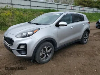 2020 Kia Sportage LX z VIN KNDPMCAC8L7682974, wystawiony jako Copart lot #55456445 z przebiegiem 66 811 mil mil oraz Czysty tytuł • Clean title. Historia ofert i sprzedaży dostępna na DreamBid. Obrazek 1.