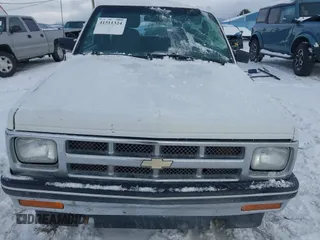 1993 Chevrolet Blazer with VIN 1GNDT13W3P2214338, listed as a IAAI auction lot 41511324 with 175,816 mi miles and . Bid and sale history available at DreamBid. Image 13.