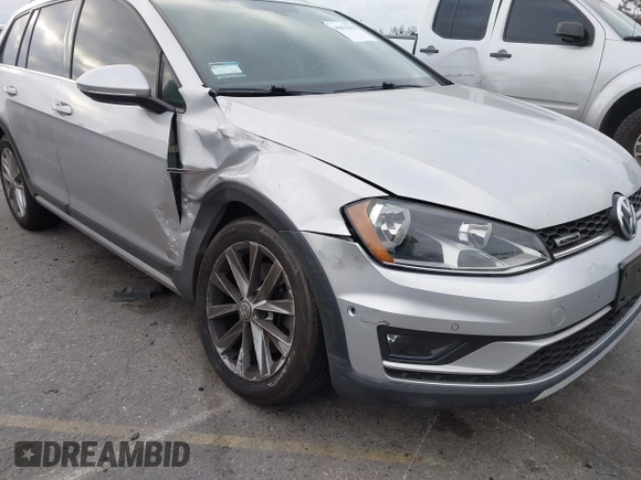2017 Volkswagen Golf S z VIN 3VWH17AU6HM513429, wystawiony jako IAAI lot #41871392 z przebiegiem 63 787 mil mil oraz . Historia ofert i sprzedaży dostępna na DreamBid. Obrazek 6.