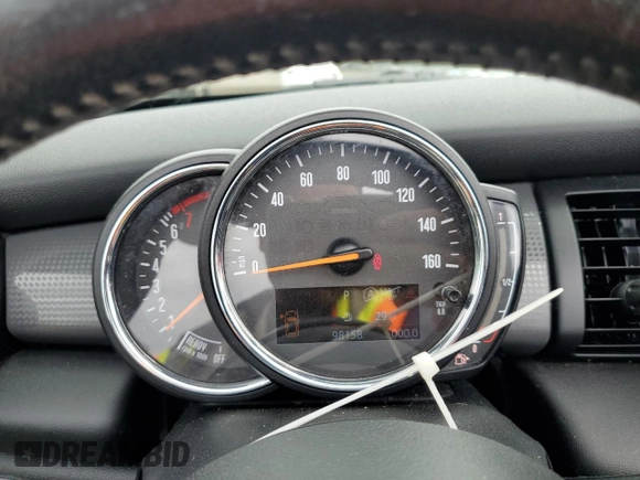 2019 MINI Convertible Cooper с VIN WMWWG5C57K3D01554, выставлен на аукционе Copart как лот 57497795 с пробегом 98 158 миль миль и Списание • Salvage title. История ставок и продаж доступна на DreamBid. Изображение 9.