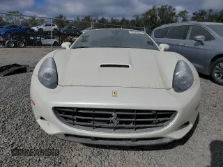 2012 Ferrari California z VIN ZFF65TJA9C0186664, wystawiony jako Copart lot #87967125 z przebiegiem Nie podano mil oraz Szkoda całkowita • Salvage title. Historia ofert i sprzedaży dostępna na DreamBid. Obrazek 5.