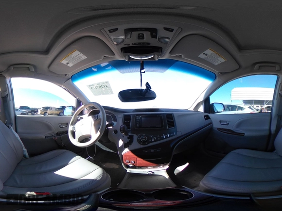 2014 Toyota Sienna XLE z VIN 5TDYK3DC6ES420613, wystawiony jako IAAI lot #41207273 z przebiegiem 58 775 mil mil oraz . Historia ofert i sprzedaży dostępna na DreamBid. Obrazek 18.