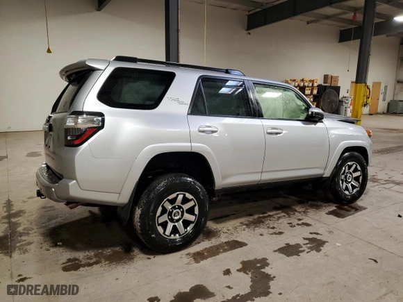 2024 Toyota 4Runner TRD Off Road with VIN JTEPU5JR1R6220959, listed as a Copart auction lot 76957484 with 0 mi miles and Salvage Title. Bid and sale history available at carsss.com. Image 3.