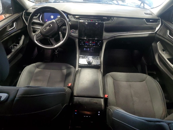 2023 Jeep Grand Cherokee Laredo z VIN 1C4RJKAGXP8729548, wystawiony jako Copart lot #56770985 z przebiegiem 29 636 mil mil oraz Szkoda całkowita • Salvage title. Historia ofert i sprzedaży dostępna na DreamBid. Obrazek 8.