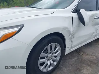 2018 Nissan Altima SR with VIN 1N4AL3AP5JC214819, listed as a IAAI auction lot 42066442 with 161,323 mi miles and . Bid and sale history available at carsss.com. Image 21.