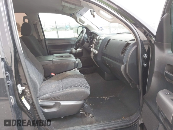 2013 Toyota Tundra z VIN 5TFRM5F19DX063197, wystawiony jako IAAI lot #41799886 z przebiegiem 351 859 mil mil oraz . Historia ofert i sprzedaży dostępna na DreamBid. Obrazek 5.