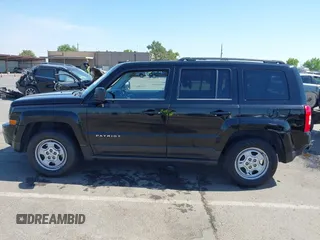 2014 Jeep Patriot Altitude z VIN 1C4NJPBA7ED881104, wystawiony jako IAAI lot #42313299 z przebiegiem 182 507 mil mil oraz . Historia ofert i sprzedaży dostępna na DreamBid. Obrazek 14.