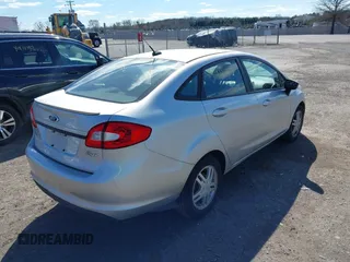 2011 Ford Fiesta SE with VIN 3FADP4BJ0BM232470, listed as a IAAI auction lot 41813477 with 189,443 mi miles. Bid and sale history available at carsss.com. Image 4.