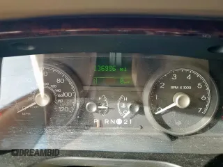 2006 Lincoln Town Car Signature z VIN 1LNHM81W16Y609693, wystawiony jako Copart lot #48370195 z przebiegiem 136 986 mil mil oraz Szkoda całkowita • Salvage title. Historia ofert i sprzedaży dostępna na DreamBid. Obrazek 9.