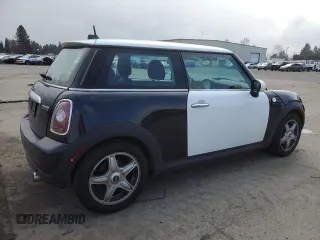 2008 MINI Hardtop with VIN WMWMF33558TU63803, listed as a Copart auction lot 47045475 with 70,989 mi miles and Salvage Title. Bid and sale history available at DreamBid. Image 3.