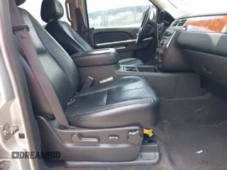2011 Chevrolet Suburban LS с VIN 1GNSCHE07BR333292, выставлен на аукционе IAAI как лот 42749660 с пробегом 196 544 миль миль и . История ставок и продаж доступна на DreamBid. Изображение 5.