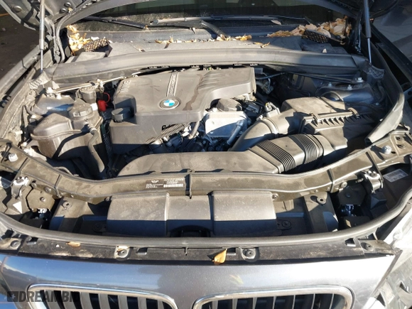2013 BMW X1 28i with VIN WBAVM1C53DVW43228, listed as a IAAI auction lot 41301776 with 61,323 mi miles. Bid and sale history available at carsss.com. Image 10.