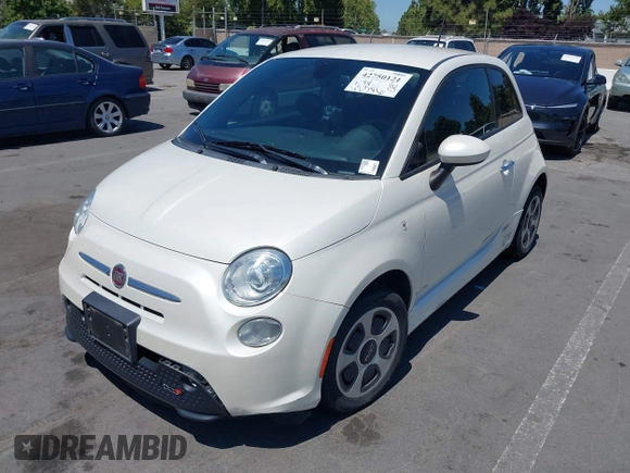 2015 FIAT 500e z VIN 3C3CFFGE4FT689671, wystawiony jako IAAI lot #42750121 z przebiegiem 62 306 mil mil oraz . Historia ofert i sprzedaży dostępna na DreamBid. Obrazek 6.
