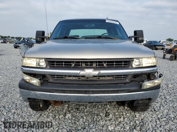 2002 Chevrolet Silverado 1500HD LT with VIN 1GCGC13U42F195580, listed as a Copart auction lot 53432235 with 238,007 mi miles and Salvage Title. Bid and sale history available at DreamBid. Image 5.