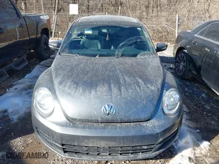 2012 Volkswagen Beetle 2.5L PZEV with VIN 3VWJP7AT0CM630116, listed as a IAAI auction lot 41401663 with 150,674 mi miles. Bid and sale history available at carsss.com. Image 6.