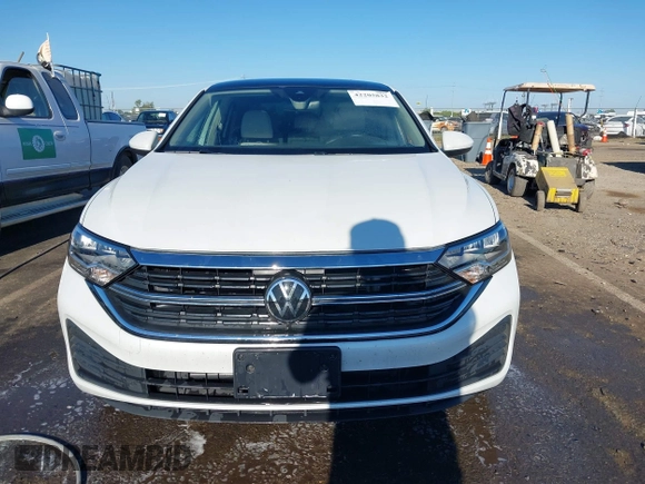 2024 Volkswagen Jetta SE with VIN 3VW7M7BU2RM031902, listed as a IAAI auction lot 42205832 with 31,274 mi miles and . Bid and sale history available at DreamBid. Image 13.