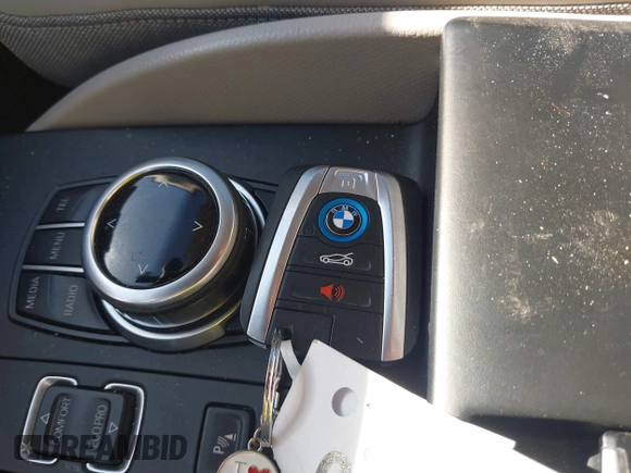 2017 BMW i3 z VIN WBY1Z8C55HV550906, wystawiony jako IAAI lot #41705056 z przebiegiem 79 566 mil mil oraz . Historia ofert i sprzedaży dostępna na DreamBid. Obrazek 11.