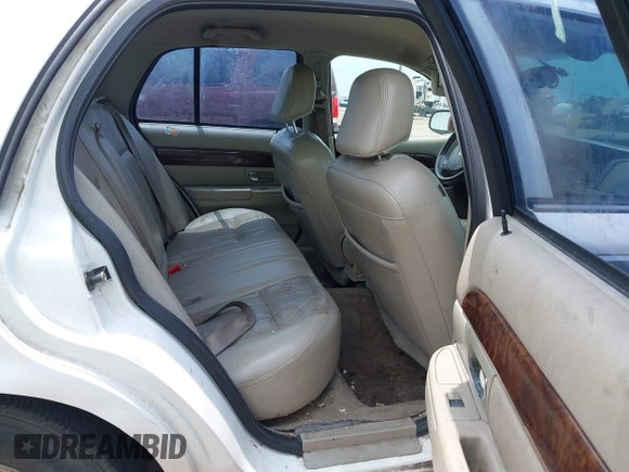 2009 Mercury Grand Marquis LS with VIN 2MEHM75V99X623036, listed as a IAAI auction lot 42087957 with 208,652 mi miles. Bid and sale history available at carsss.com. Image 8.