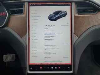 2018 Tesla Model S 75D z VIN 5YJSA1E26JF288227, wystawiony jako Copart lot #54075285 z przebiegiem 49 815 mil mil oraz Szkoda całkowita • Salvage title. Historia ofert i sprzedaży dostępna na DreamBid. Obrazek 9.